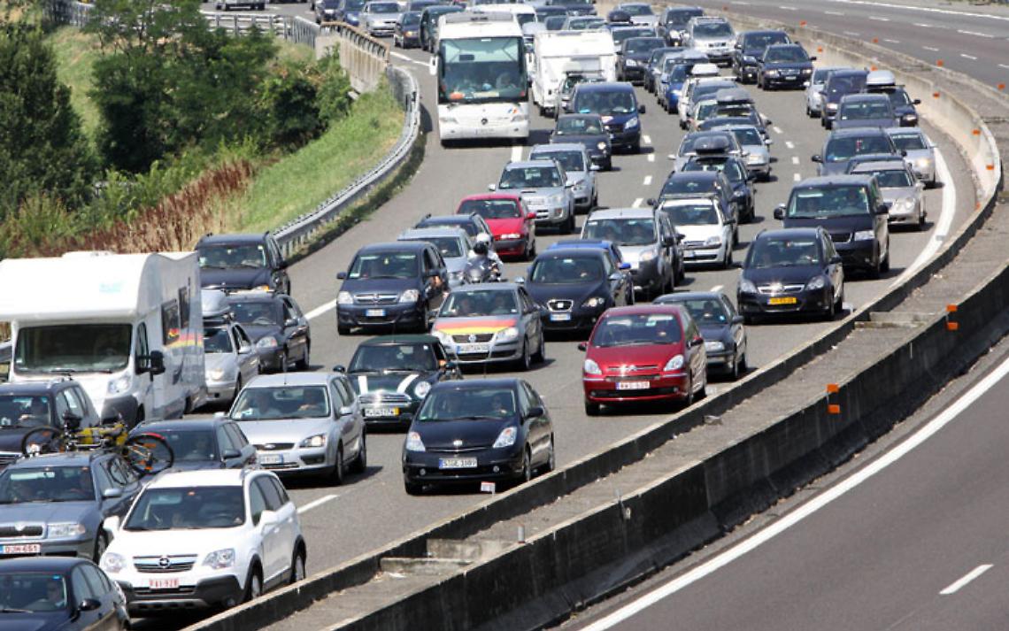 SERRAVALLE SCRIVIA. Saldi: traffico in tilt ad Outlet, 2.5 km di coda