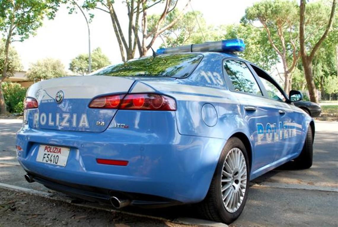 TORINO. Si chiude in auto, polizia salva bimbo di 2 anni