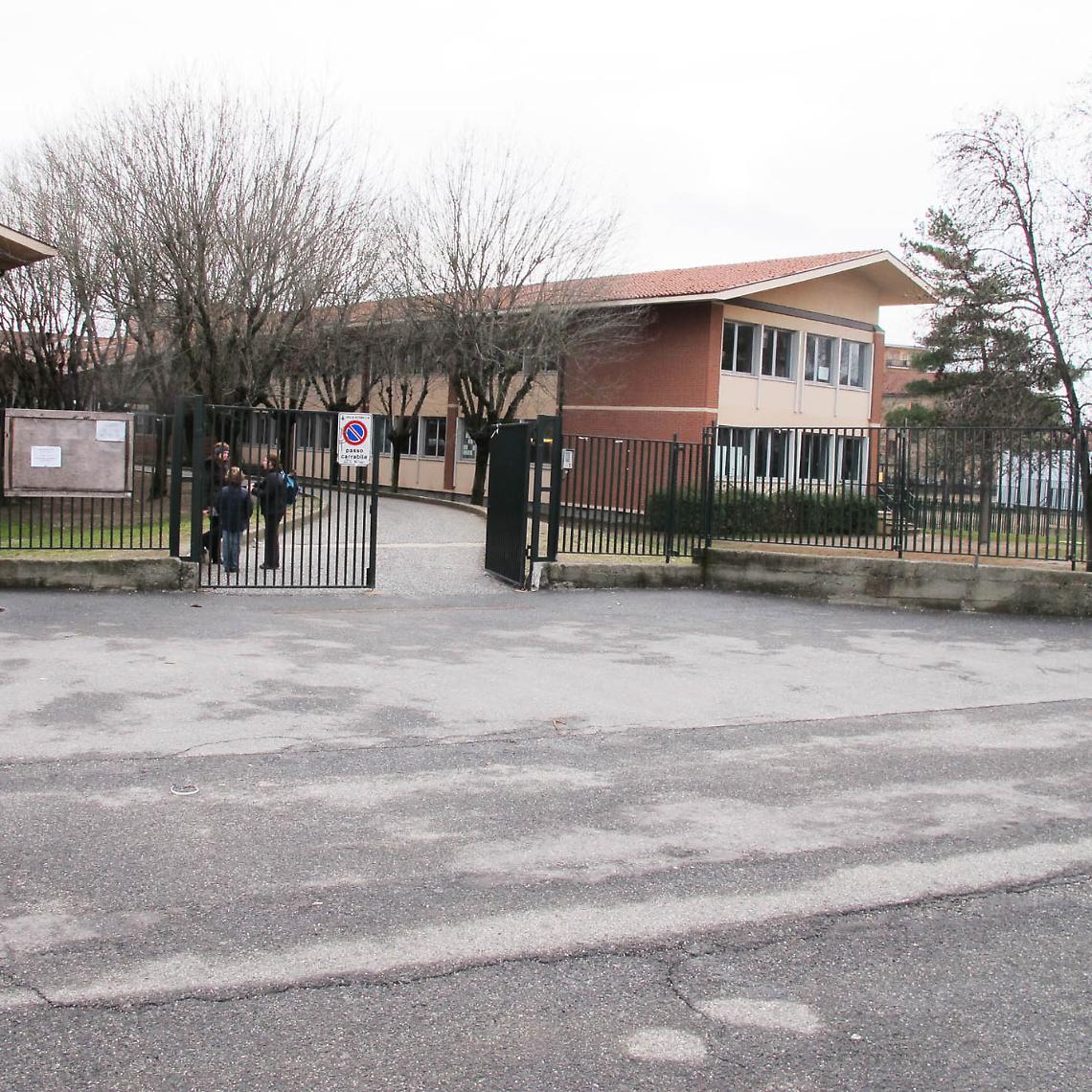Scuola al via tra intoppi e polemiche