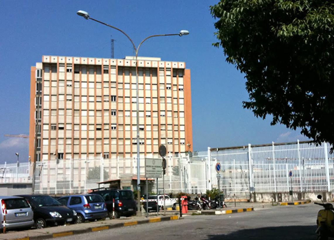TORINO. Rissa alle Vallette, orecchio di un detenuto staccato a morsi