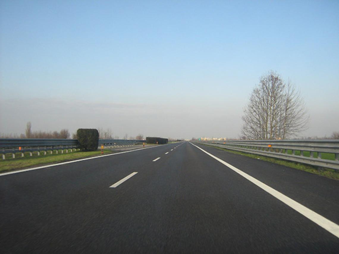 PAVIA. Incidenti stradali: camionista muore lungo autostrada A21