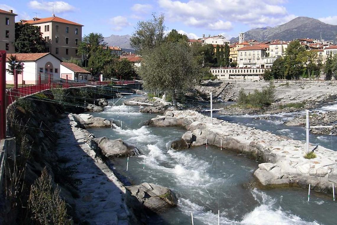 Stage di canoa slalom ad Ivrea