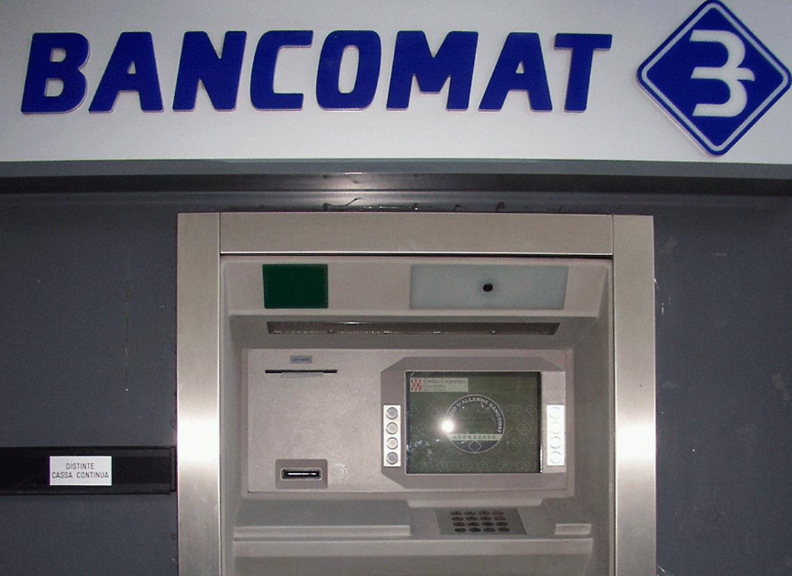 CASTELNUOVO DON BOSCO. Ladri con escavatore rubano cassa bancomat