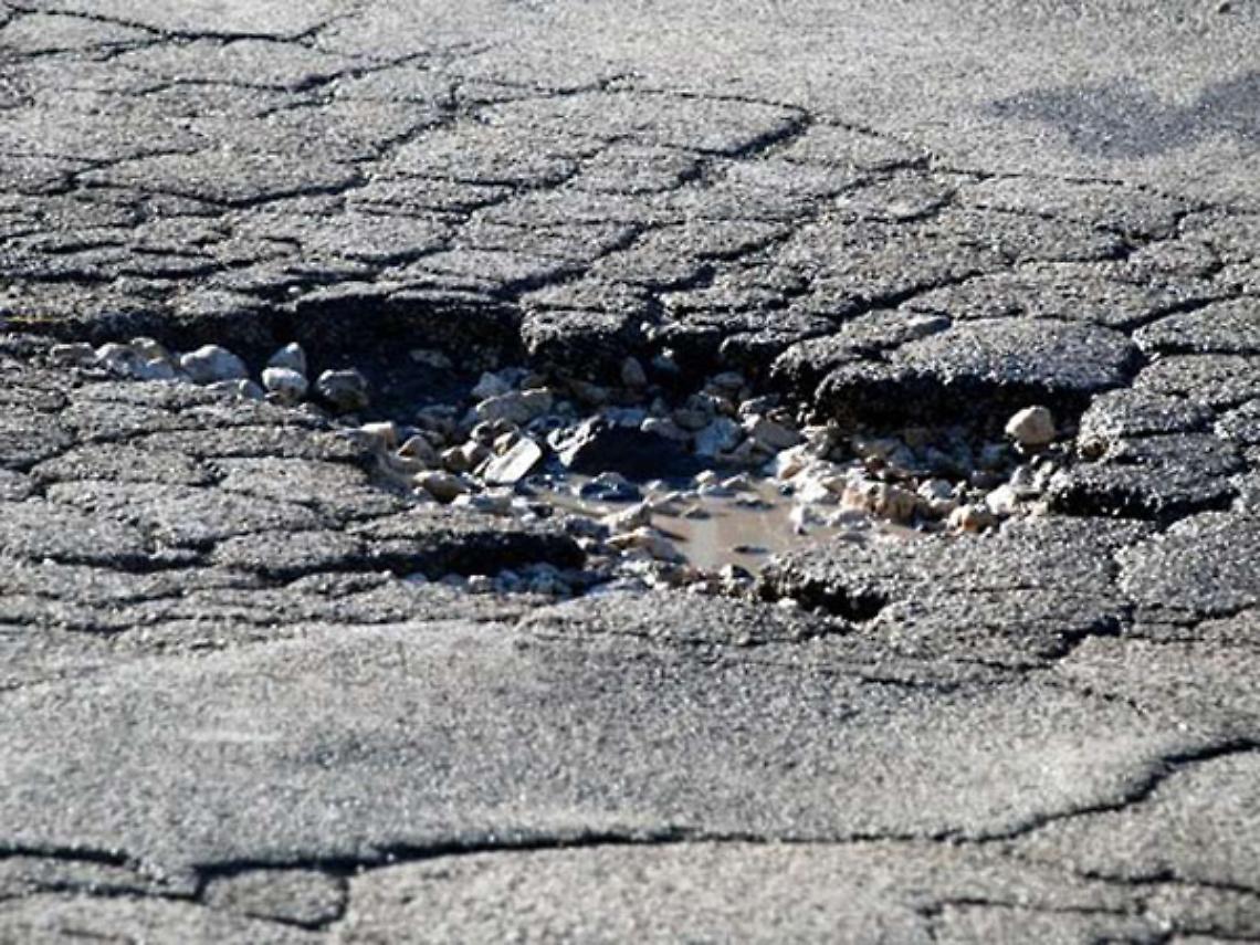 RE. Buca in strada,10 automobilisti minacciano causa all'Anas