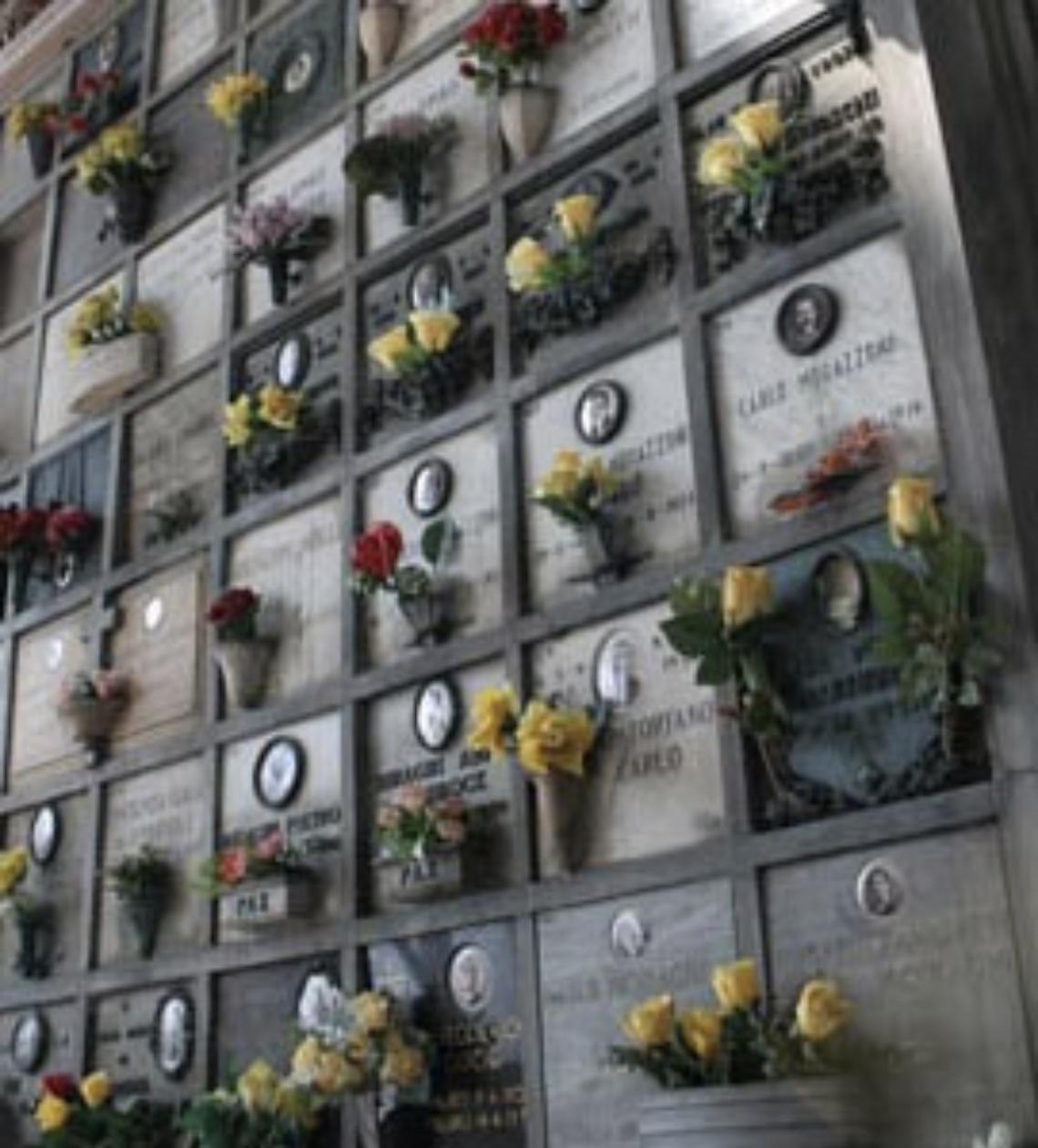 Rubata statua di bronzo al cimitero: “Nessun rispetto”