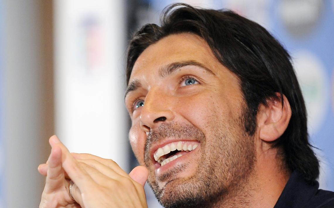 CALCIO. Complimenti Buffon, &quot;benvenuto in Europa mr. Ranieri&quot;
