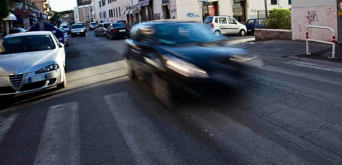 TORINO. Pirati strada: investe moto e fugge, automobilista ricercato