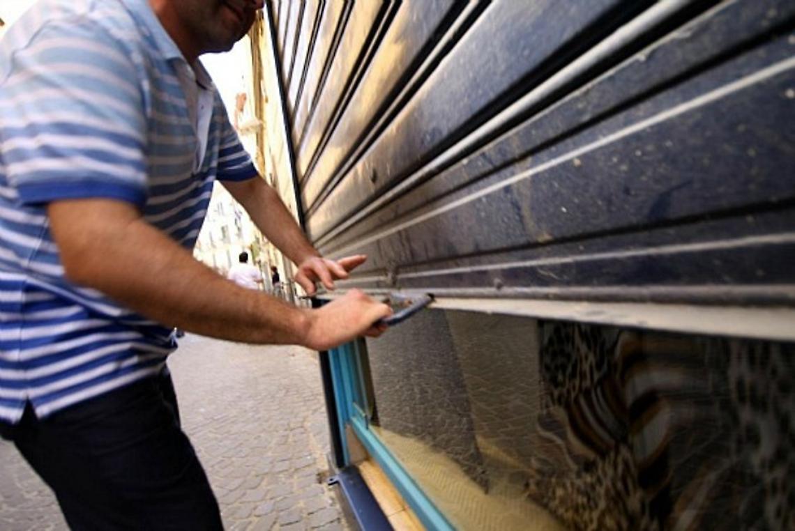 Il tracollo del piccolo commercio: in 3 anni chiusi 142 negozi
