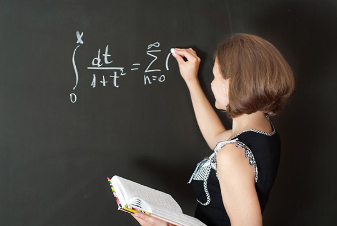 IVREA. Ricomincia oggi il processo alla sexy professoressa