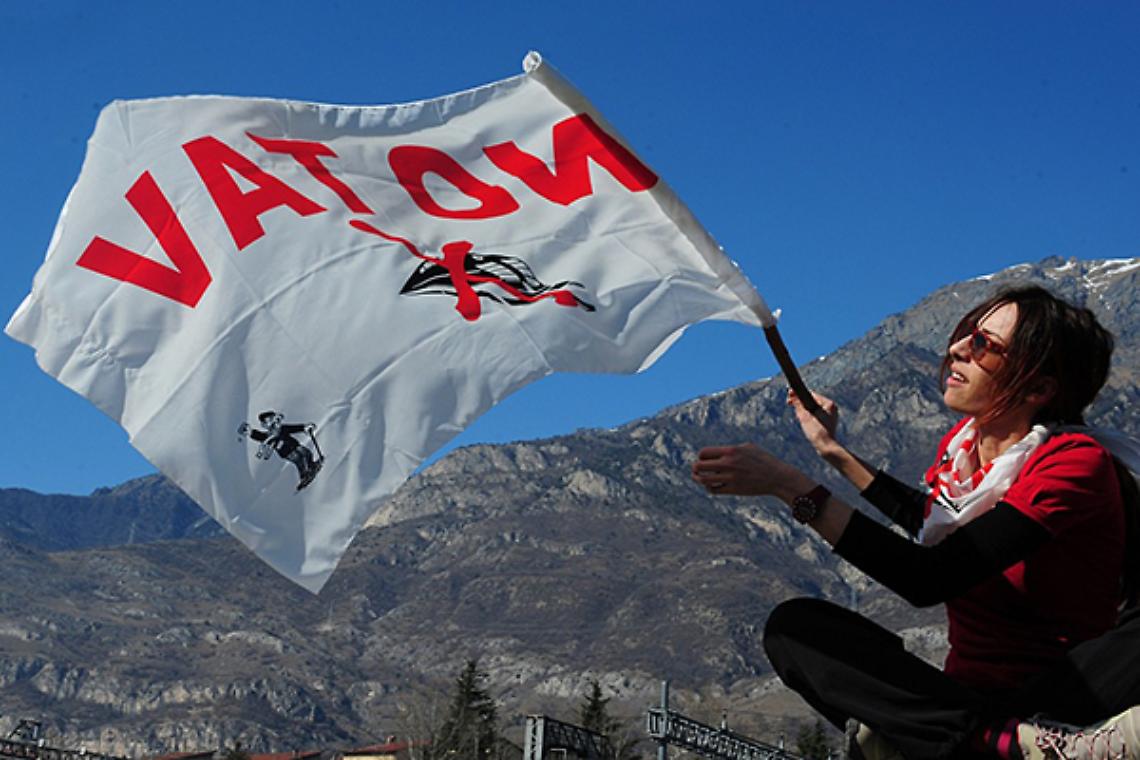 TORINO. Tav: delegazione Prc tenta di incatenarsi in cantiere Chiomonte