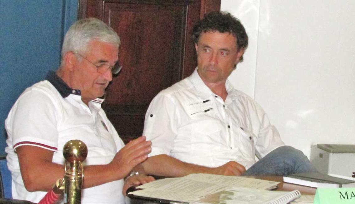 Bagni sporchi al cimitero