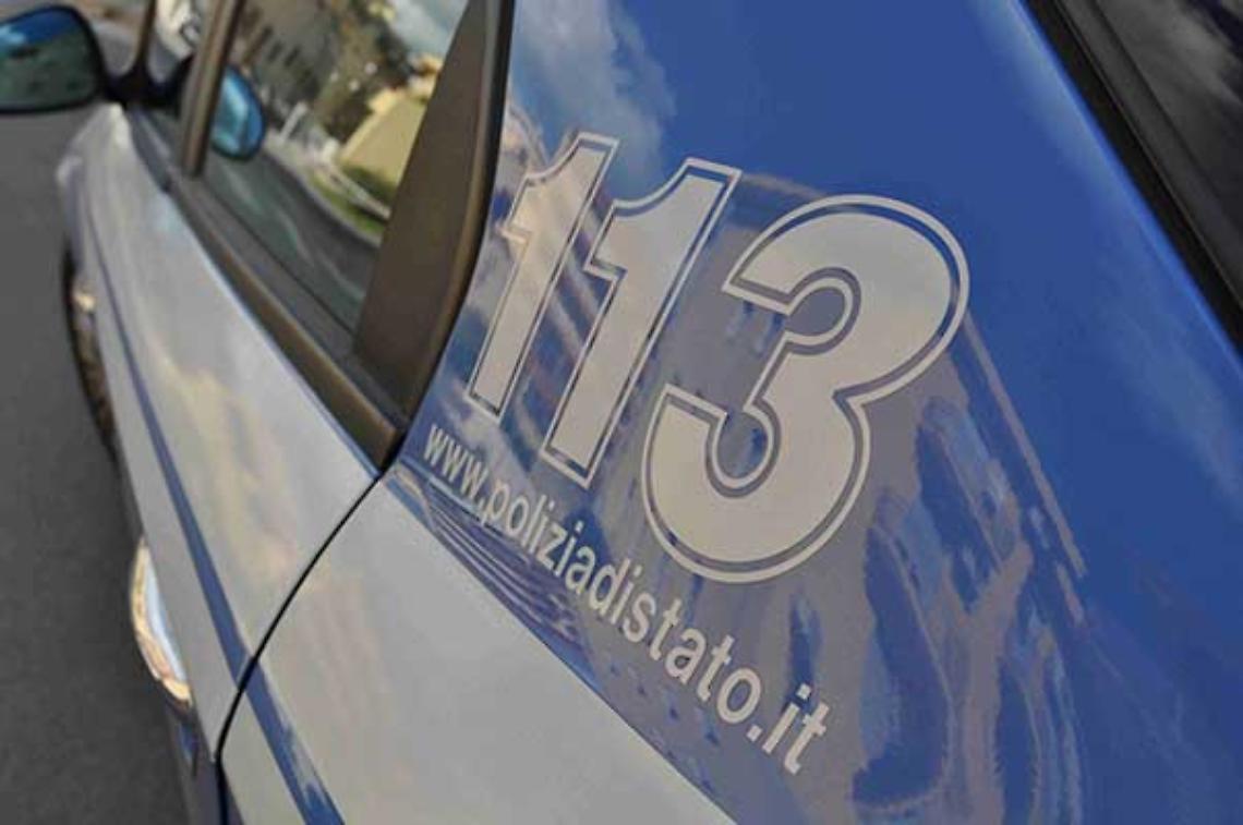 Cade dal balcone in via Baltimora a Torino: 51enne in gravissime condizioni.  Indaga la polizia