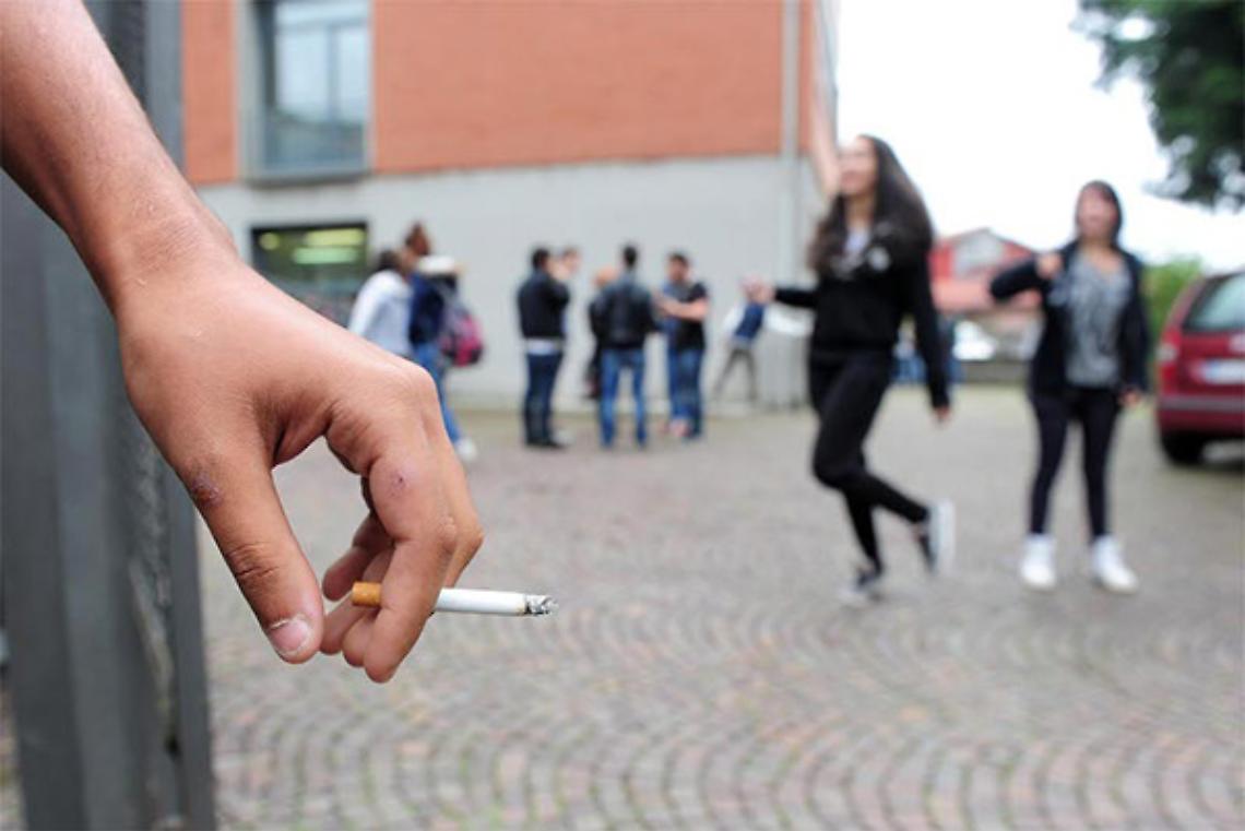 CHIVASSO. A scuola da due anni è vietato fumare, perché non fare lezioni specifiche?