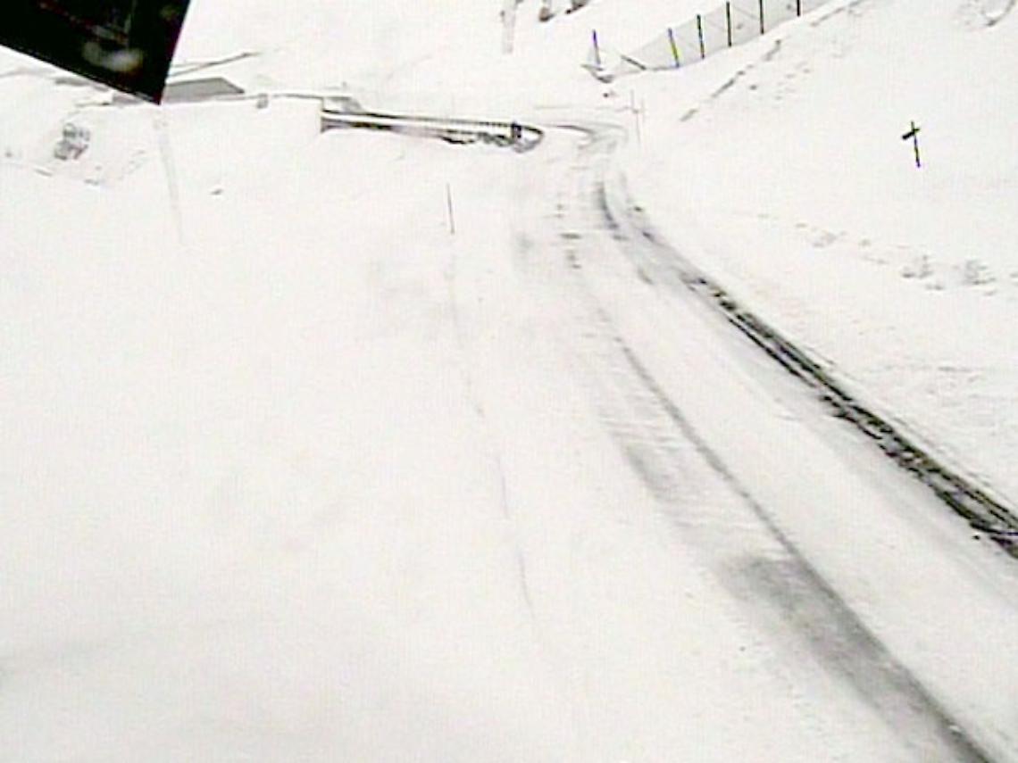 CUNEO. Maltempo: neve, chiuso ai tir il Colle della Maddalena