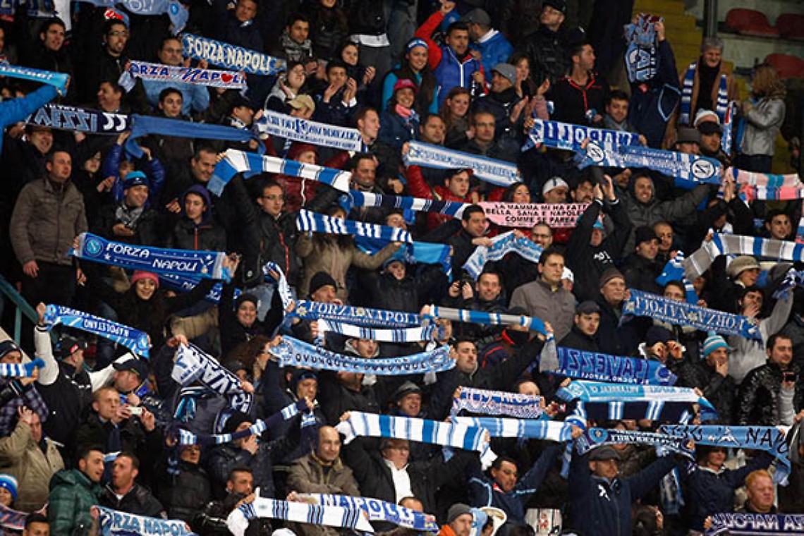 Napoli bracca Roma, Toni e Kaka' mattatori. Lazio mette ko Inter, crisi Udinese