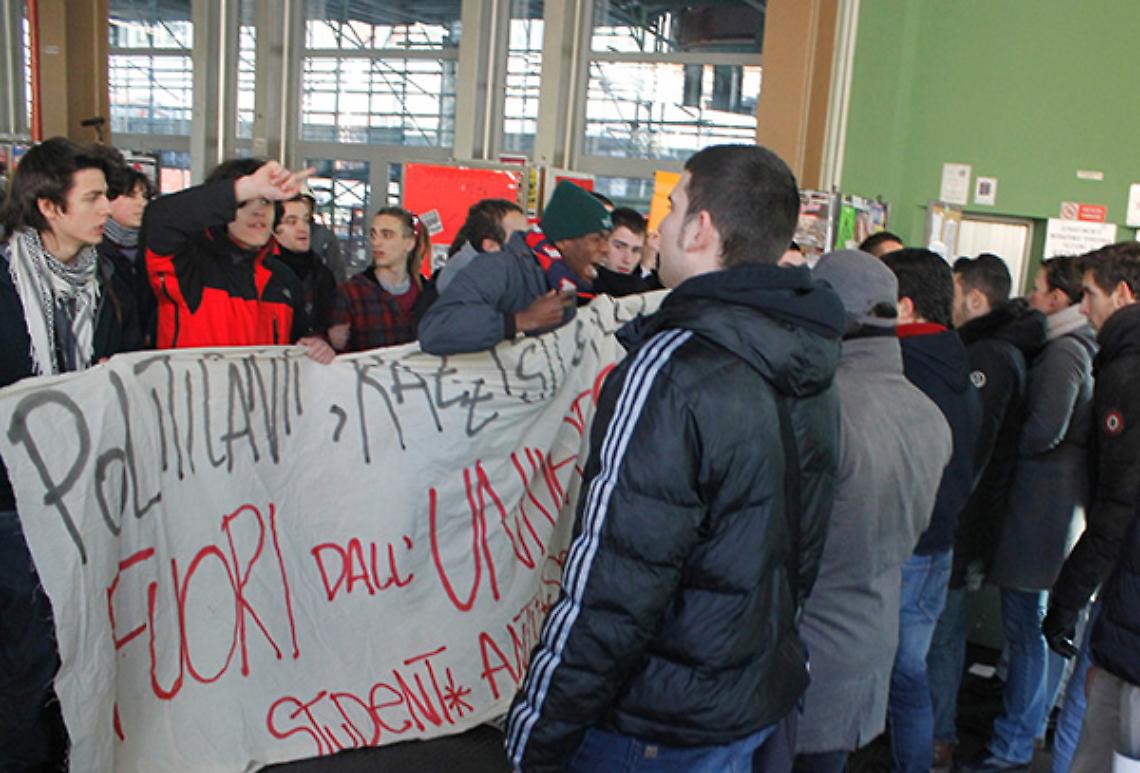 TORINO. Salvini 'cinghiale', manifesti irridono leader Lega a Torino