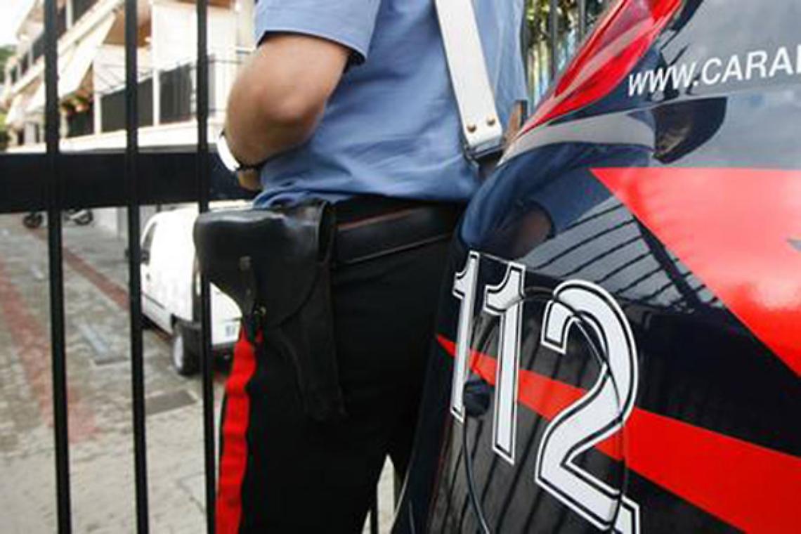 TORINO. Accoltellata con forbici per rubarle cellulare, ferita donna