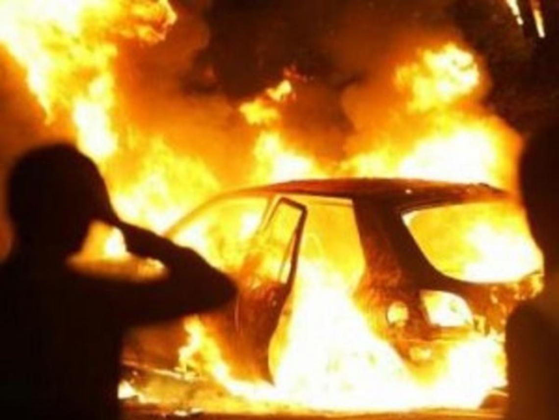 SALUZZO. Brucia l'auto del vicino dopo anni di liti, denunciato