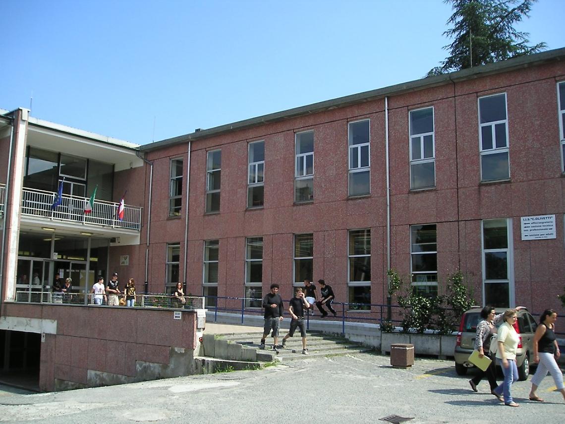 IVREA. Personale in agitazione per il Covid all'IIS Olivetti. La dirigente scolastica sorda ai DPCM