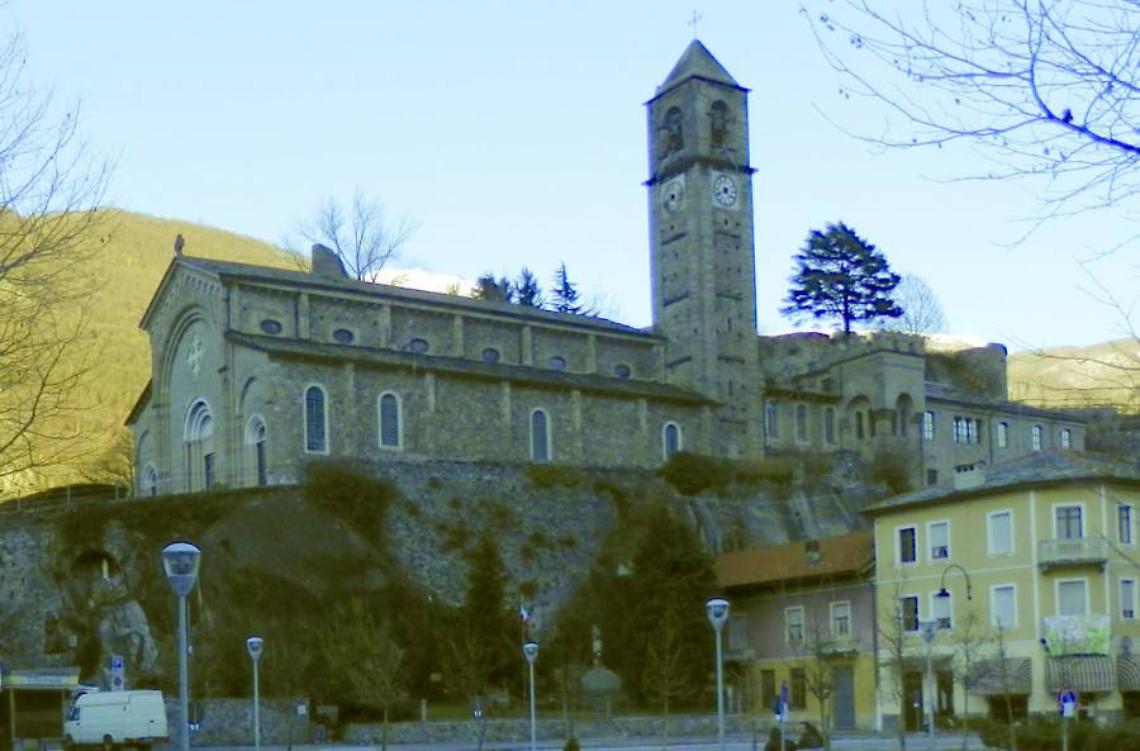 PONT CANAVESE. In chiesa come sardine in scatola 