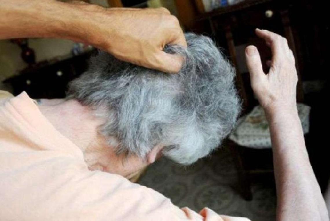 SAN MAURO. 41 enne condannato, maltrattava i genitori perché non gradiva i pasti