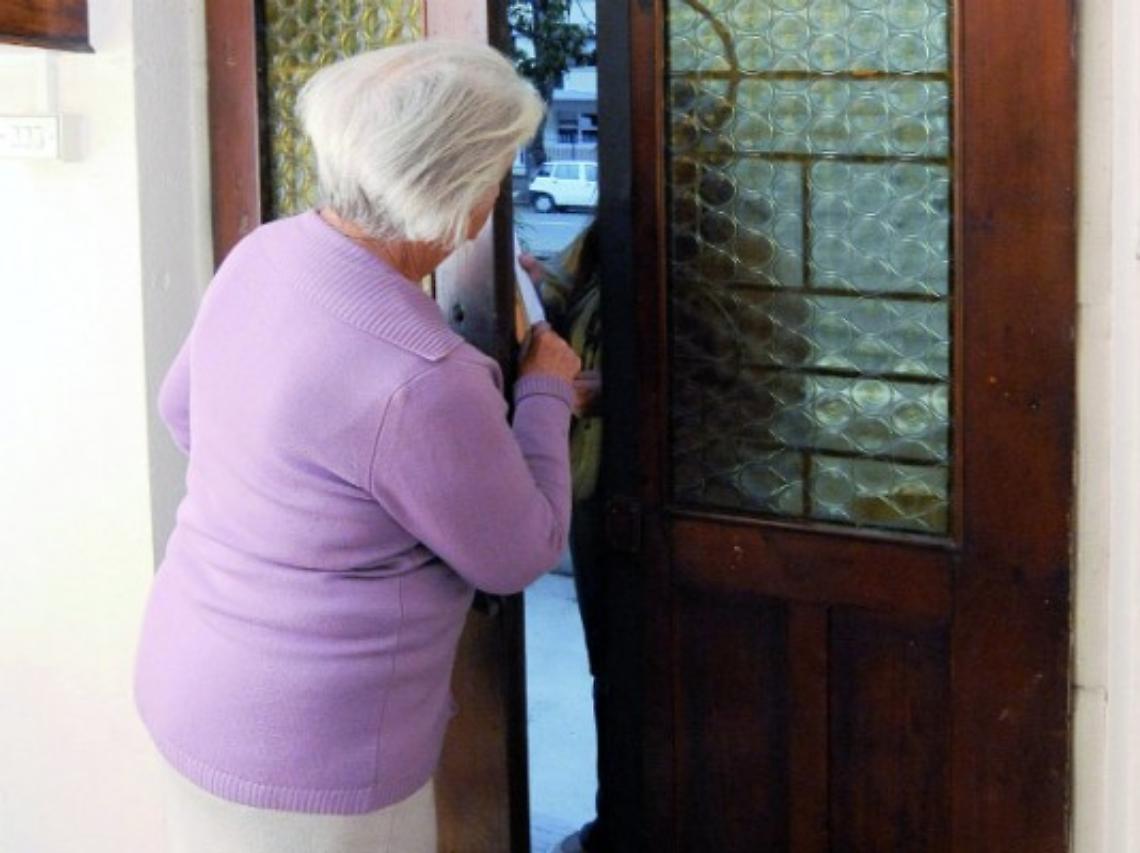 ASTI. Falsi tecnici immobilizzano e rapinano 94enne