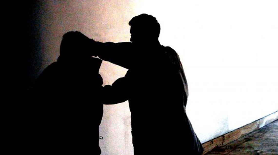 Schiaffi al consigliere Russo: il sindaco Mazza non prende le distanze da chi ha gioito per l'episodio