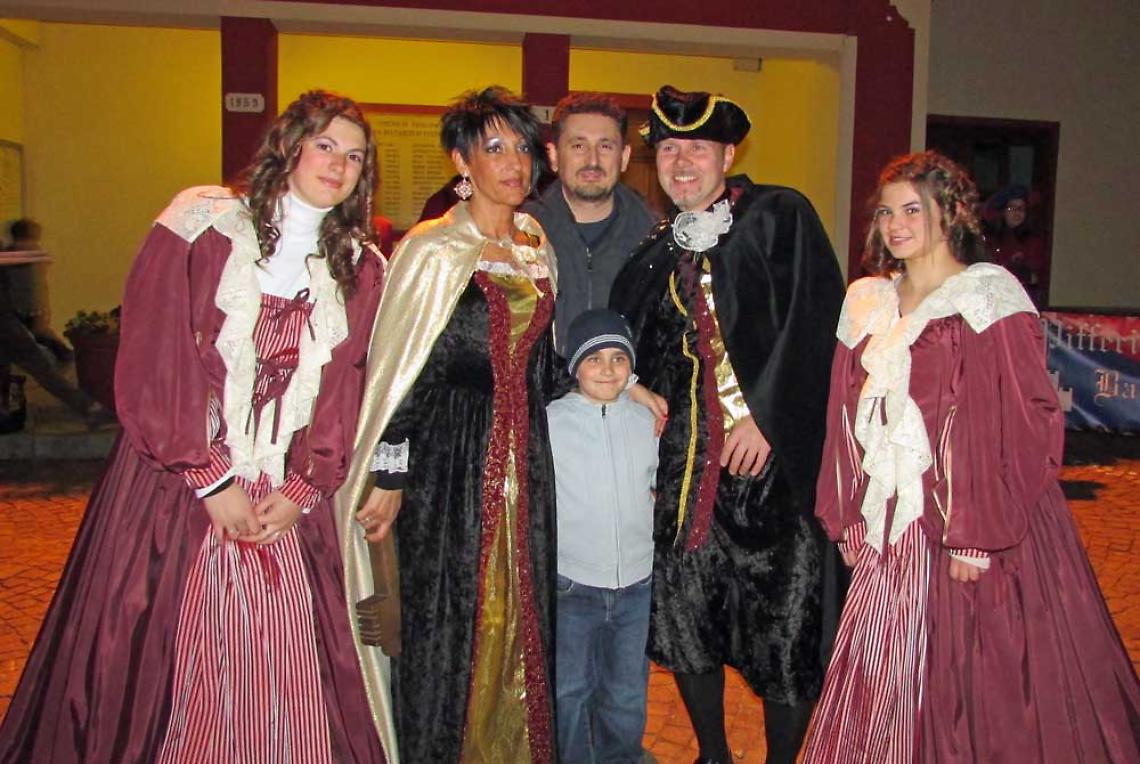 TAVAGNASCO. Fabio Morello e Monica Sambuco sono il Conte Lesbianca e la Bela Saulera