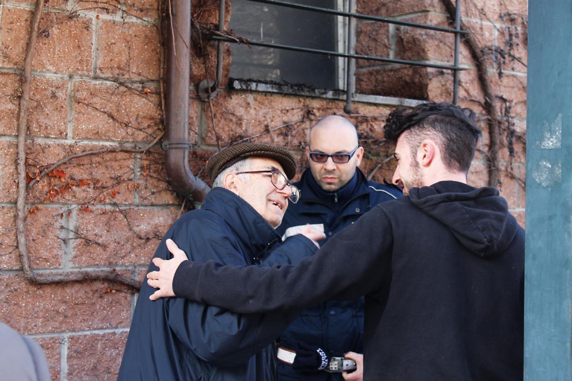 SAN MAURO. Bloccato nel bagno pubblico per due ore, salvato dai vigili
