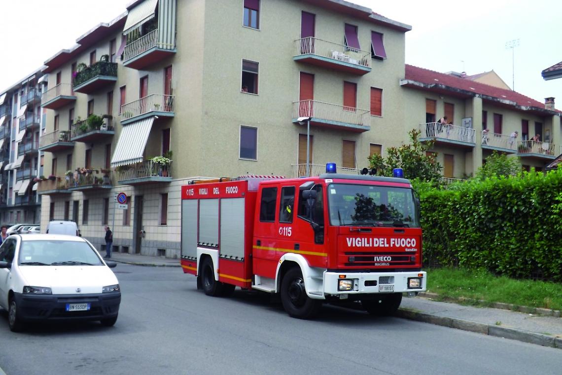 VENARIA - Nuovi bidoni bruciati dai vandali