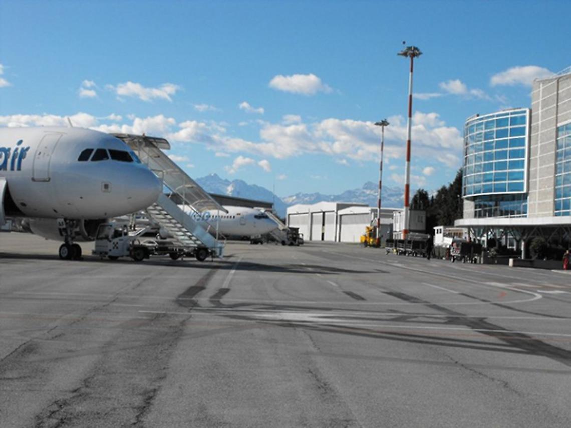 CUNEO. Di corsa sulla pista di un aeroporto per sostenere la ricerca sul cancro