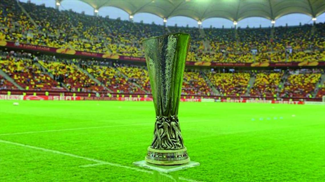 CALCIO. Il trofeo dell’ Europa League in mostra a Settimo Torinese