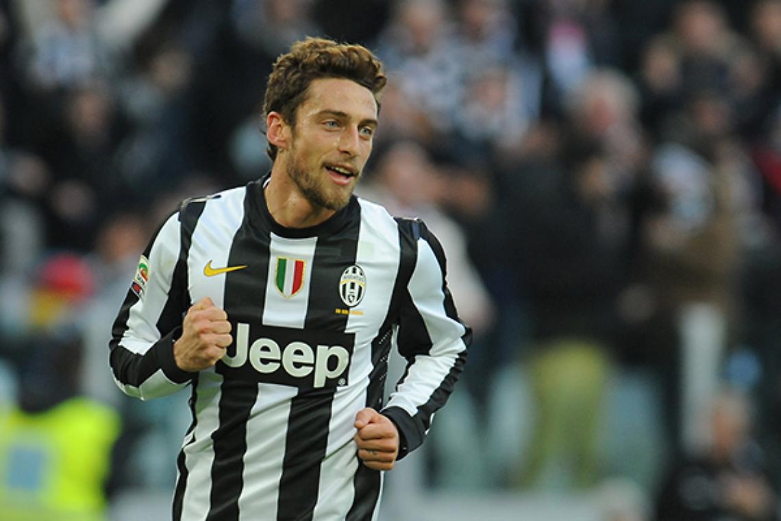 CALCIO. Marchisio compie 30 anni, festa fan allo Juve Center