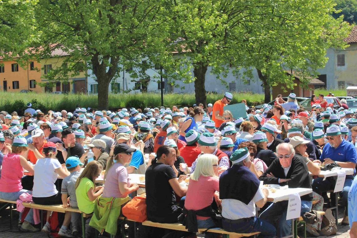 MONTEU DA PO. Mangialonga del 1&deg; Maggio 