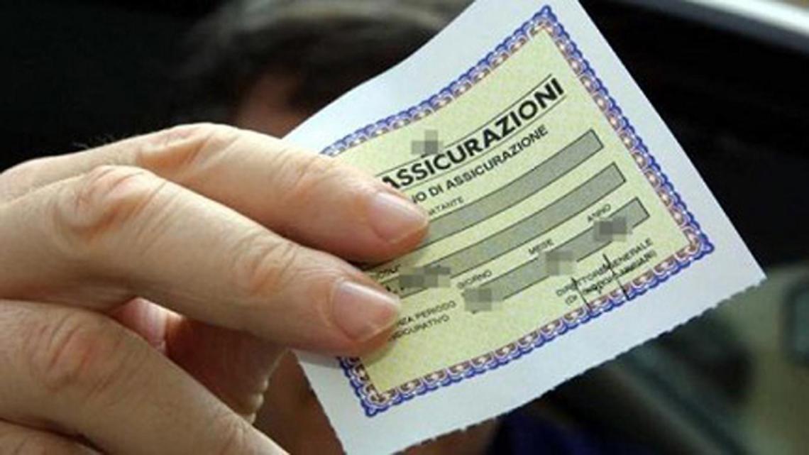 ROMA. Un'auto su 165 gira senza assicurazione,operazione Polizia