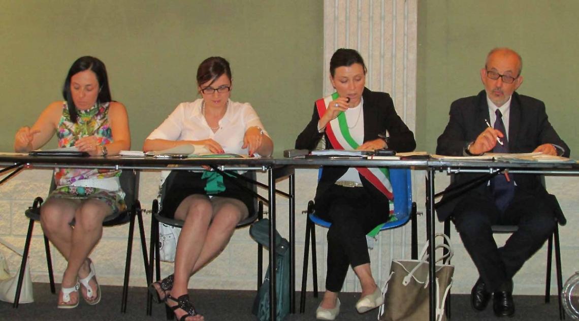 BANCHETTE. Polemica sulla gestione della scuola