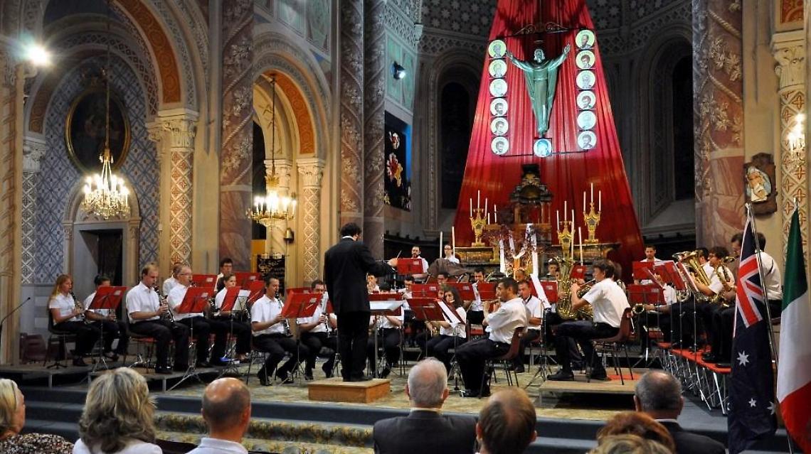CASTELLAMONTE. La Filarmonica presenta i nuovi Maestri Dino Domatti e Bruno Lampa, festa per i 40 anni dei Lions