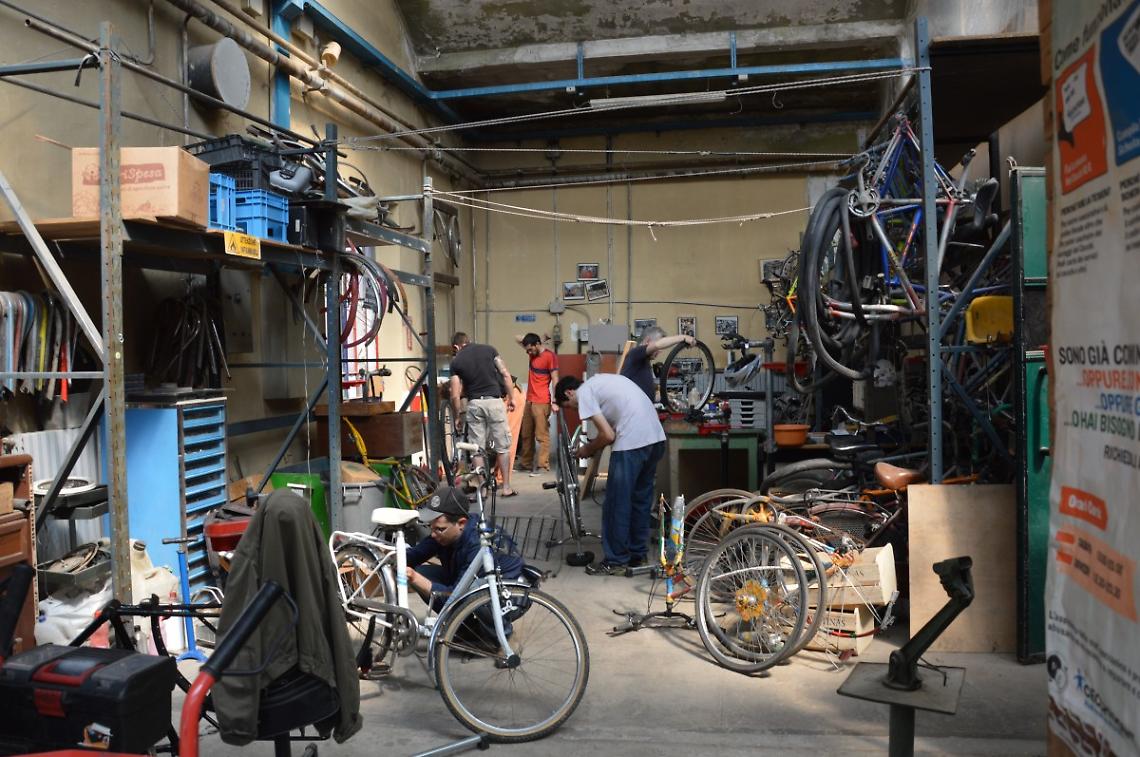 TORINO. CICLOFFICINA CECCHI POINT