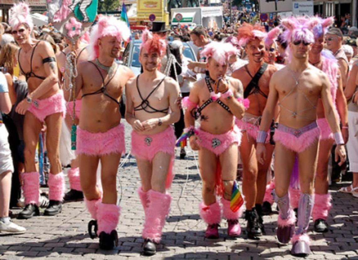 TORINO. Migliaia per il Gay Pride