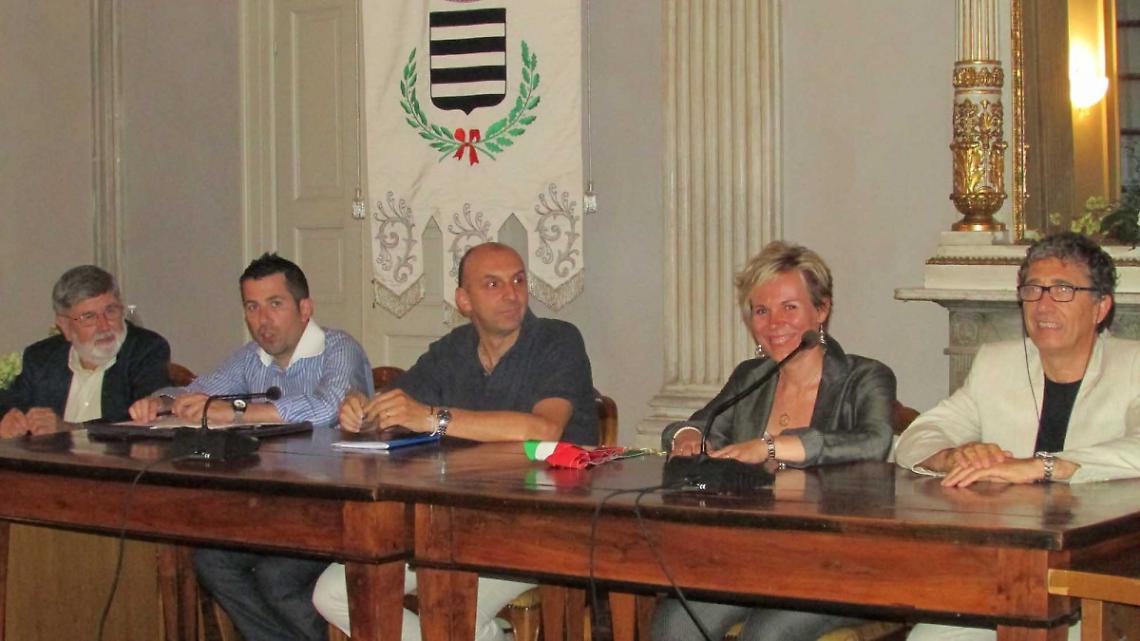 STRAMBINO. Già approvato il bilancio 2016. Un milione e mezzo di investimenti. Cambursano esulta