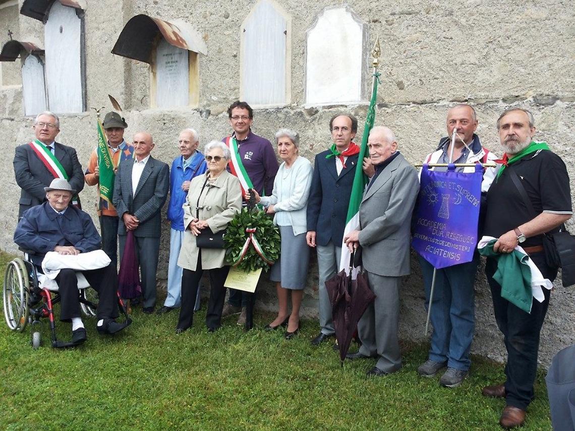 VIALFRE'. In ricordo del partigiano Renato Colli, una delegazione da Azzate