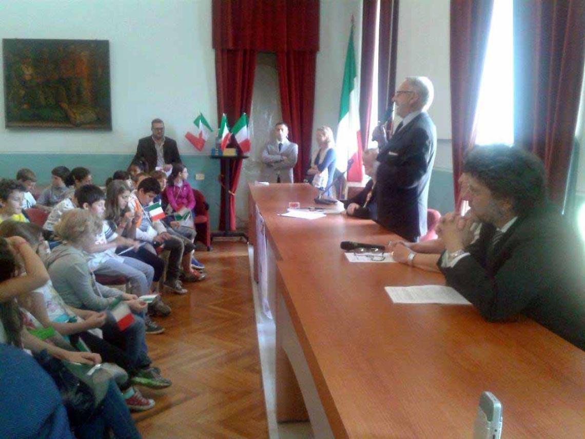 IVREA. Consiglio Comunale solenne, i ragazzini spiegano la Costituzione