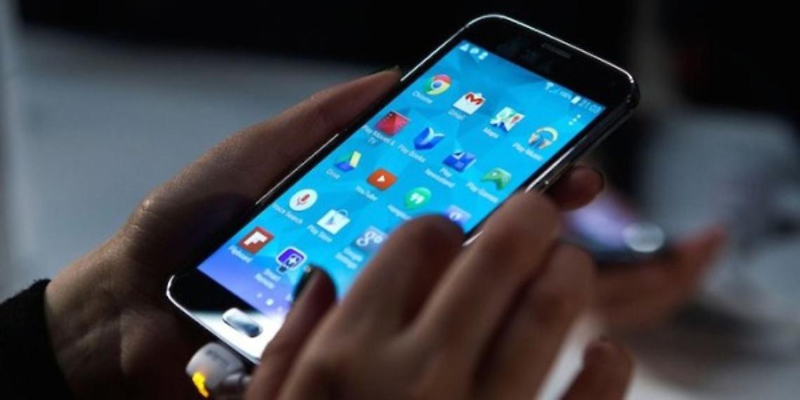SETTIMO. App individua il telefonino rubato, arrestato 18enne