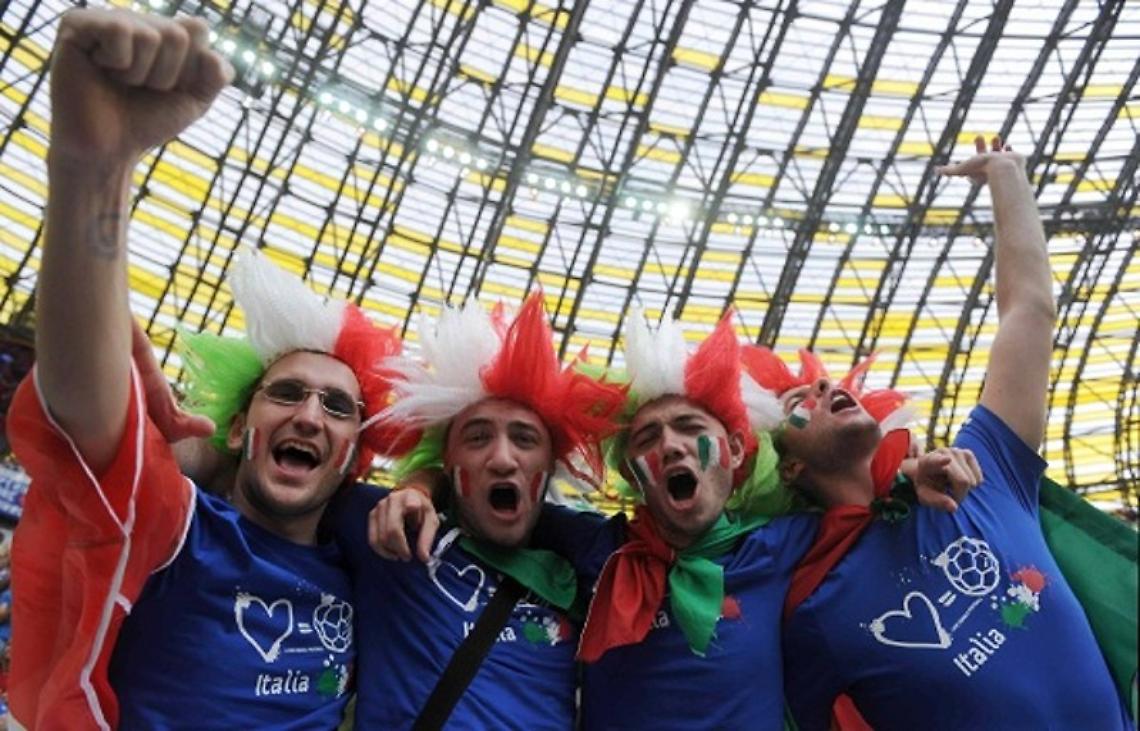 TORINO. Movida è azzurra, migliaia in piazza per l'Italia