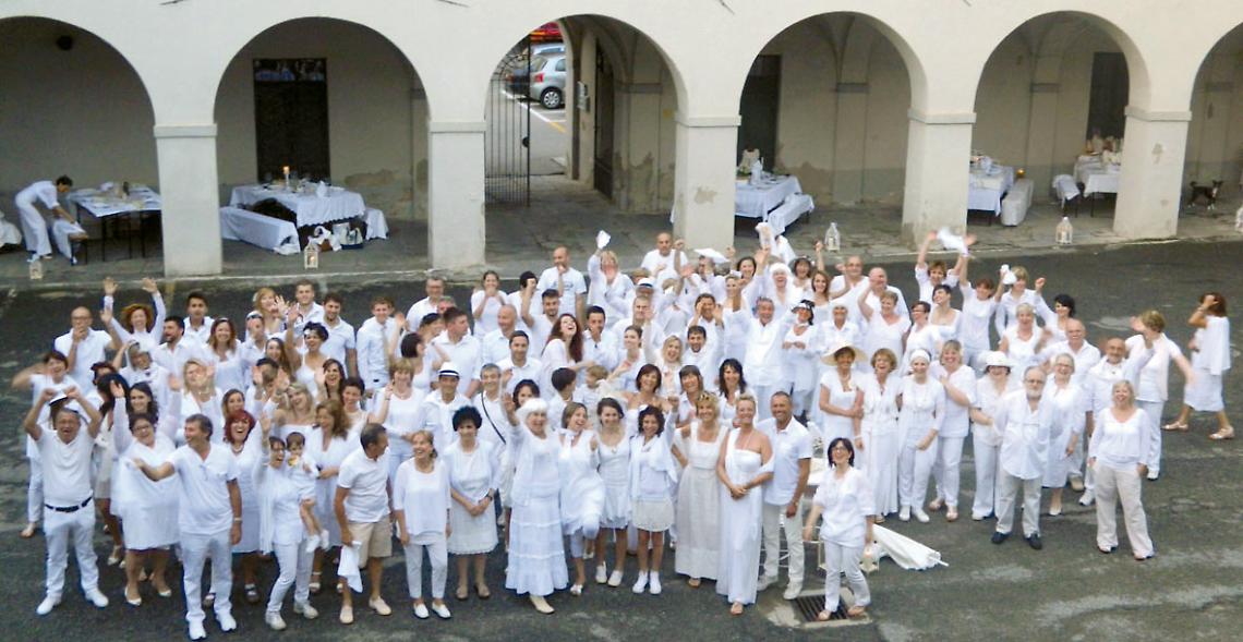 CUORGNE'. Una serata in bianco speciale