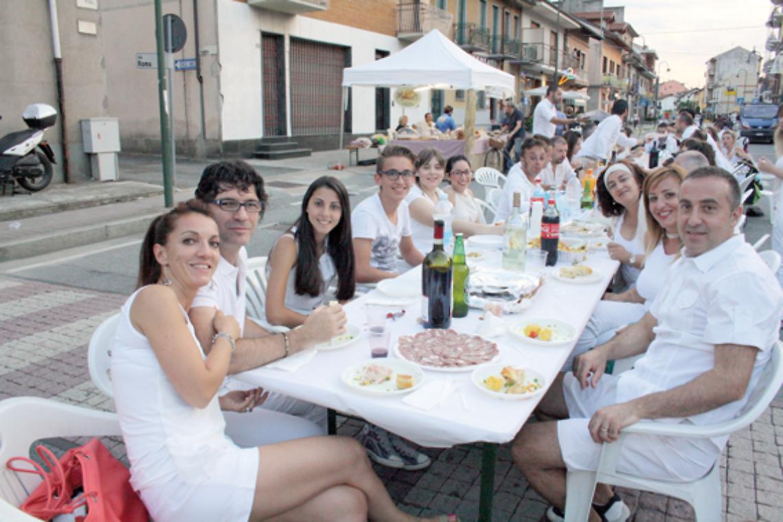 BRANDIZZO. Una Cena in Bianco da tutto esaurito