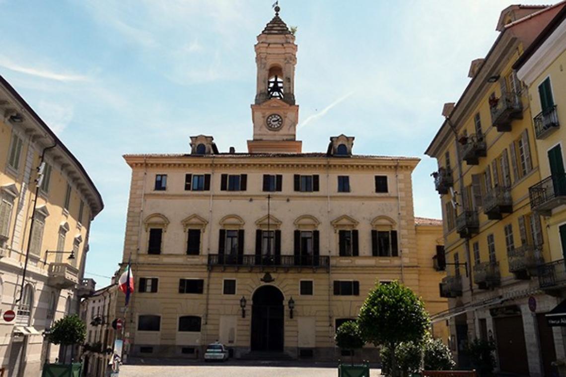 IVREA. Al via un intervento di ripristino dei sanpietrini