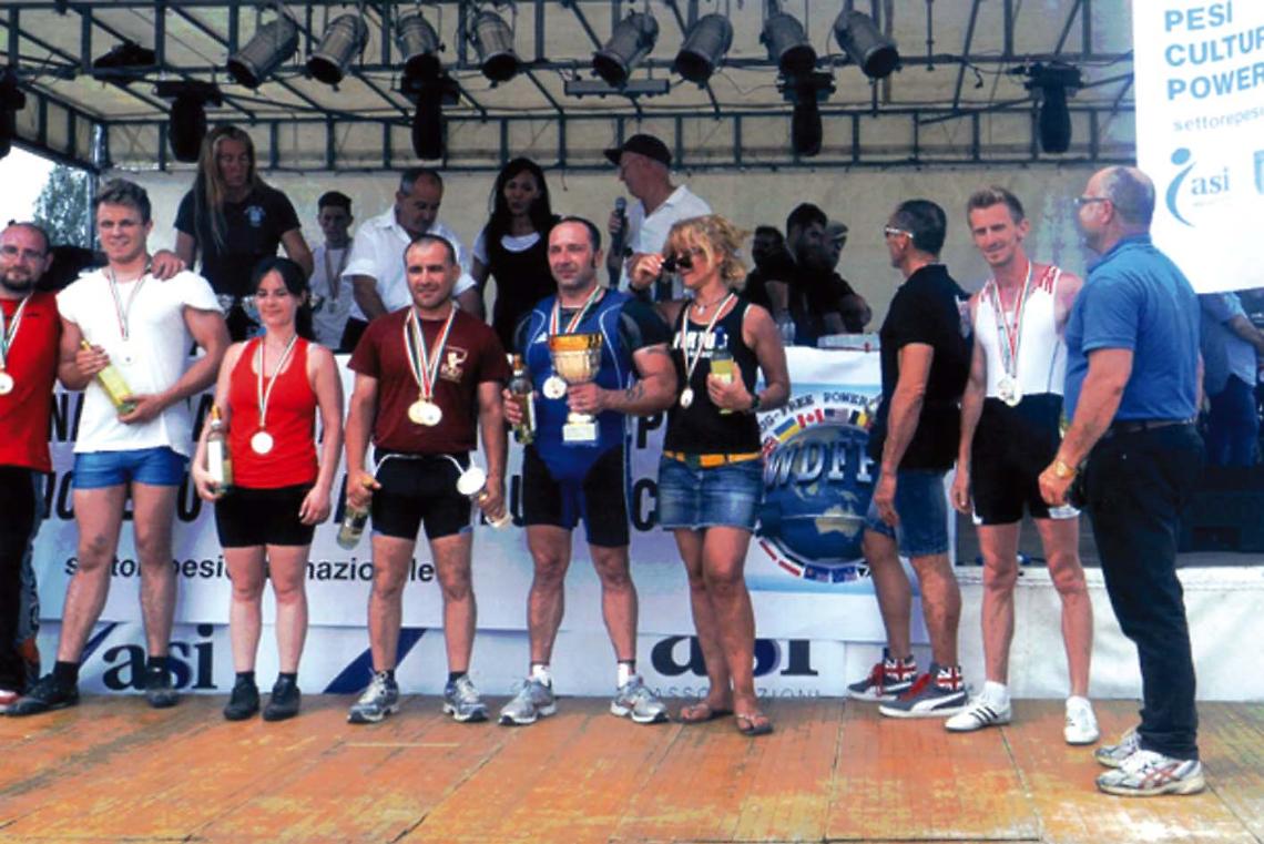 SOLLEVAMENTO PESI. Gym Club Pesistica al top