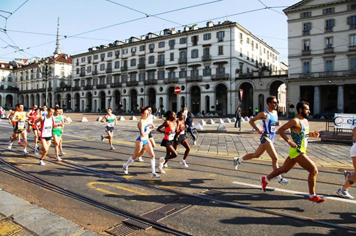 TORINO. Atletica: Maratona di Torino, Grano sfida keniani ed etiopi