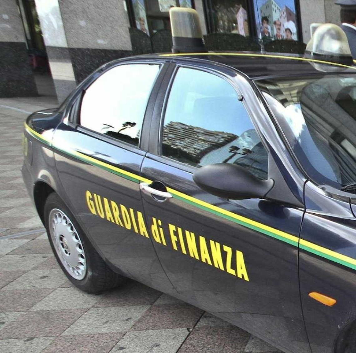TORINO. Un centro benessere nel giardino di casa,nei guai consulente